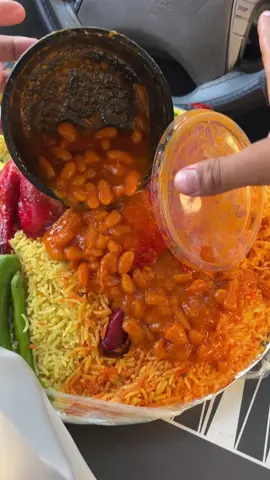 جربت مندي الدجاج، وصدق الطعم نظيف، ناعم، وطعم الحطب واضح بكل لقمة 😋 اللحم مستوي تمام، والتمن مرتب وريحتة تفتح النفس، وحتى بعد الطاسة المنسكبة، الأكل خلاّنـي أنسى كلشي 😂 المندي هذا مو وجبة… هذا مزاج كامل بطبق واحد 👌 إذا بعدك ما مجرب مندي الدجاج بالحطب، هاي التجربة راح تغيّر نظرتك للمندي 🔥 سؤال بسيط إلكم 👇 لو صارت وياكم نفس اللقطة وانسكبت الطاسة، تكملون تاكلون لو تعيدون التصوير؟ 😂 #مندي #دجاج #شكد_طيب #اكل #البصرة 