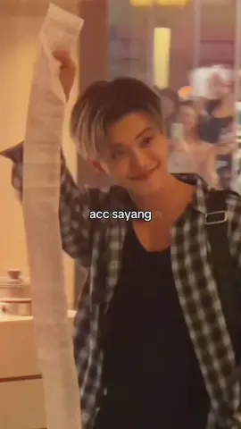 na jaemin ‘N’ nya nak tunggal kaya raya 😁🩵 (makasih jg haechan 🙏🏻) #jaemin #nct 