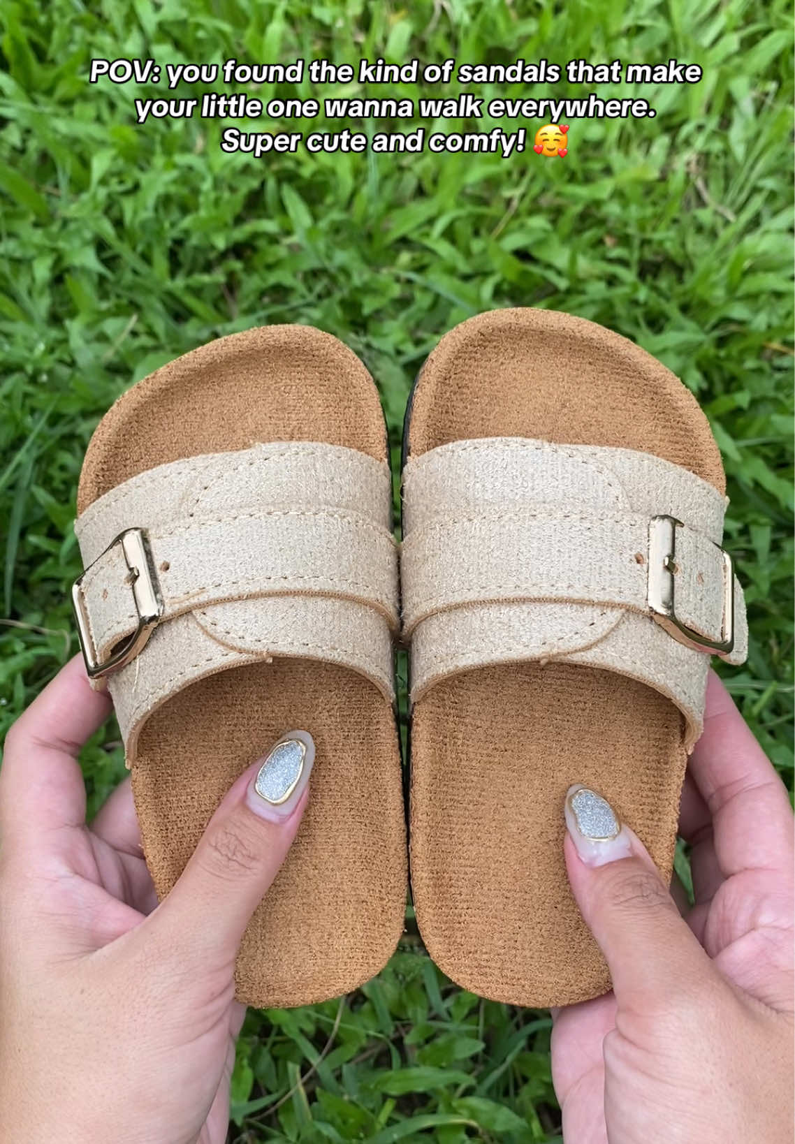 Matutuwa ang mga kids. Sobrang gaan at lambot sa paa! 💯 #sandal #sandals #kidsfashion #kids #fashionforkids 