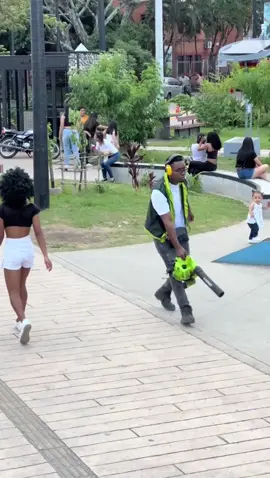 LO MEJOR DE PELUCAS VOLADORAS 🌏🤣#prank #funny