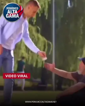 Ayudar verdaderamente no significa dar una limosna, sino enseñar a otros a valerse por sí mismos. Cuando ofrecemos una oportunidad para aprender, #trabajar y #crecer, estamos sembrando dignidad y esperanza. La limosna puede aliviar una necesidad momentánea, pero la enseñanza y el trabajo fortalecen el espíritu y abren caminos duraderos hacia el progreso. Ayudar con el corazón es acompañar al otro en su desarrollo, brindándole las herramientas para construir su propio futuro y compartir, con esfuerzo, el valor del logro y la superación.