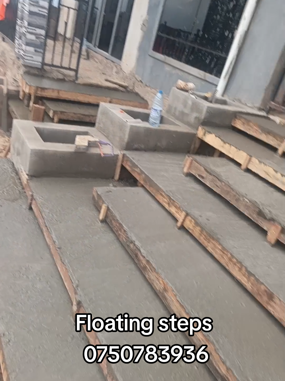 Floating steps WhatsApp or call 0750773936/0789747030 #construction #viralvideos #tiktokuganda #DESIGN #foryoupage 