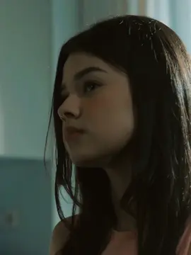 Siapa yang nggak sebel liat Gina 😤 tapi di sisi lain malah greget sendiri liat Syafa yang terlalu baik 😭 kadang kebaikan juga bisa nyakitin diri sendiri ya… Jalinan Terlarang, sudah tayang! Nonton episode 1 & 2 gratis hanya di Vidio. #jalinanterlarang #vidiooriginals #vidiooriginalseries #keishaalvaro #mariatheodore 