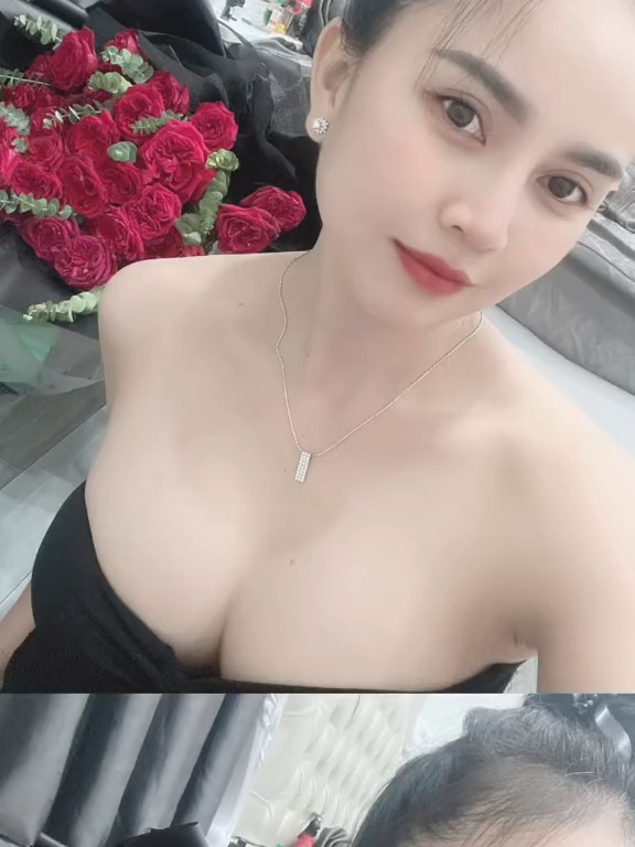 Cuối cùng cũng có 1 bó hoa , cảm ơn team nhà mình nhé giờ thì ngủ hoy chúc cả nhà ngủ ngo