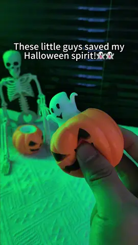 Not just a toy, it’s a Halloween vibe creator!#HalloweenToy #PumpkinSqueeze #StressReliefToy #SpookyPartyFavor #HalloweenGift          