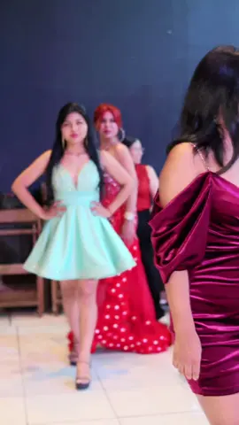 Me encantó el vestido ✨ de @ABBA_ATELIÊ @COSSIO @VannesaCossio #bolivianosenbrasil🇧🇴🇧🇷 #bolivia🇧🇴 #contenido #modelaje 