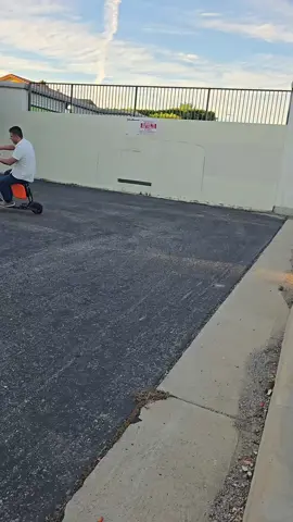 Electric Scooter -19 MPH Max Speed, Solid Tires, 350W Motor, 12 Miles Range, Adjustable Speed Foldable Commuter Scooter with Dual Braking System &App Control School Scooters OutdoorfunMuévete con estilo con este scooter eléctrico de 19 MPH, motor 350W, llantas sólidas antipinchazos, y frenos duales. ¡Conéctalo al app y controla todo desde tu teléfono! #ElectricScooter #CommuterLife #UrbanMobility #TikTokShopCreatorPicks #CreatorPicksAmbassador