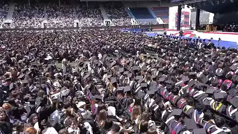 Commencement 2025 Elizabeth Banks Speech. #commencement #englishwithbest #viraltiktok 