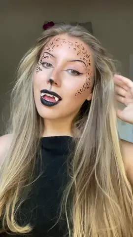 These teeth were a struggle besties #monsterhigh #halloweenmakeup #makeuptransition #cheetahmakeup #halloweenlook 