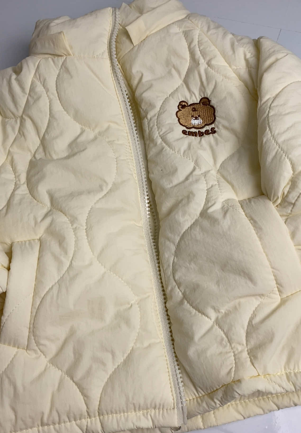 Áo khoác phao mũ chóp cho bé Embes #viral #oufit #aophaochobe #embesvietnam 