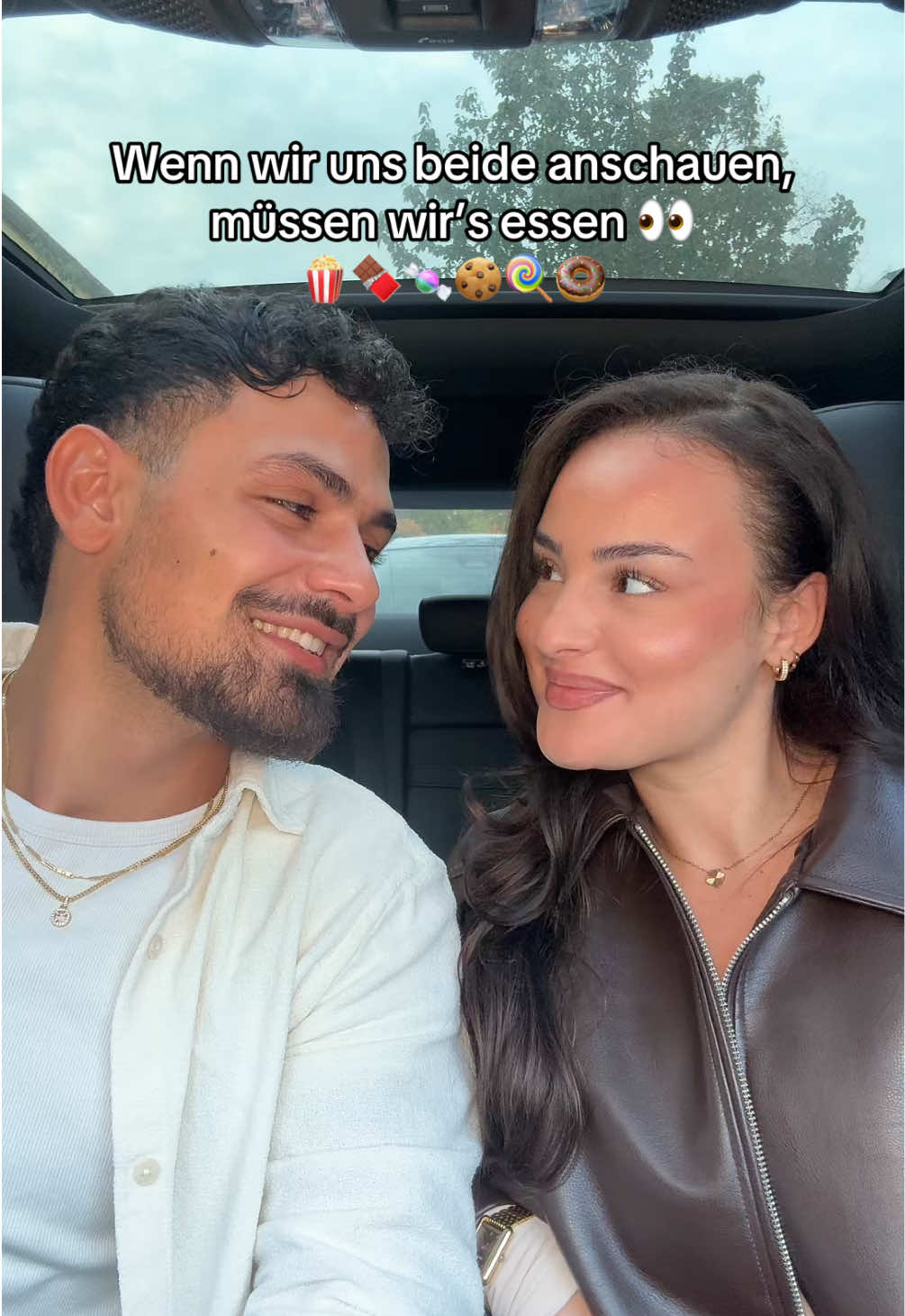 Mit wem von uns hattet ihr öfter Blickkontakt? 👀😂 #couple #Relationship #beziehung #couplestiktok #fyp #lunaundmahdi 