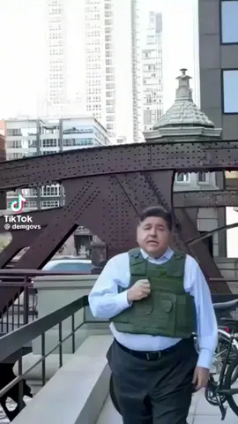 #govpritzker #jbpritzker #chicagotiktok 