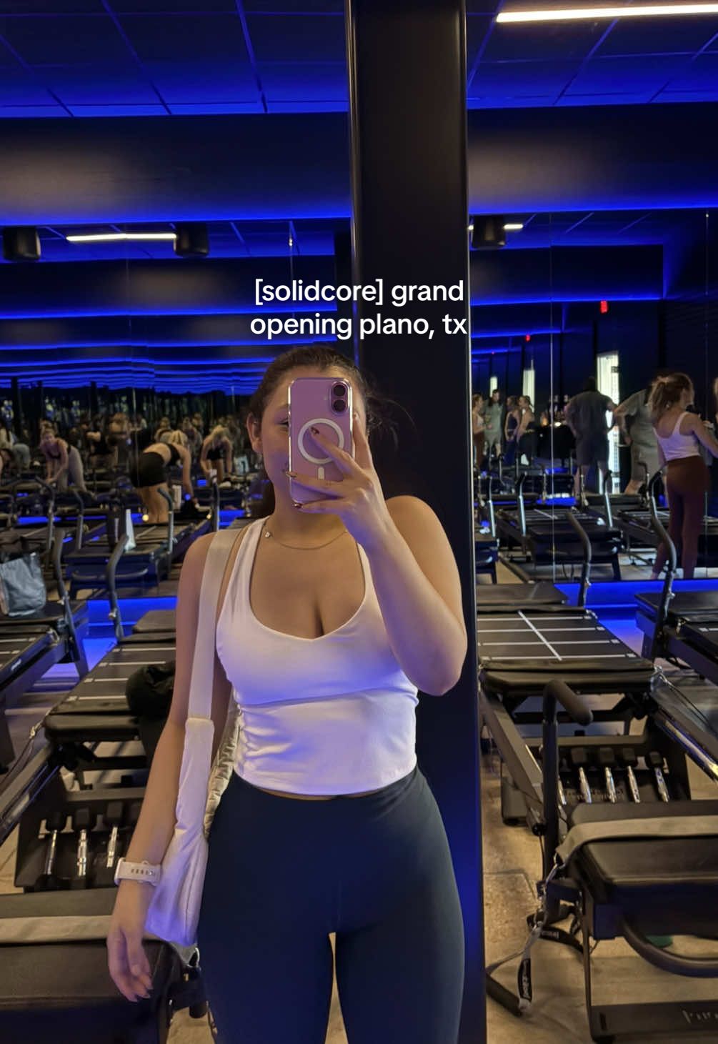 solidcore with my favorite fall outfit from @Fabletics 💚 #fableticspartner #fall #workout #solidcore #outfit  @[solidcore] 