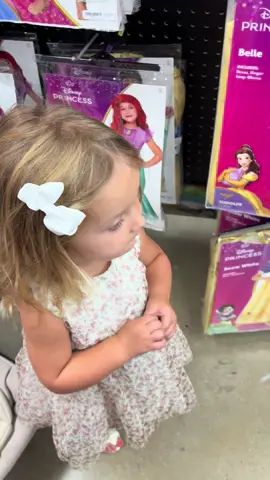 She wants to be a rat😵‍💫😵‍💫😵‍💫 #fyp #halloweencostume #funnymoments #kidsoftiktok #funnyhalloween 