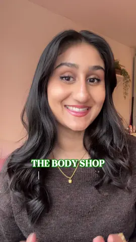 ad | New FREE pop-up in London!✨ The Body Shop are giving out goody bags to the first 400 customers at their new 391 Oxford Street Store Launch! 🤍📍 In the goody bag:  - British Rose Plumping Mask - A Hand Balm - Mini Ginger Shampoo and Conditioner - Eucalyptus Hair & Body Wash Other activities: - Claw machine packed with products and exclusive merchandise - A photo booth, - Delicious Plum hot chocolate This will also be the first chance you can exclusively shop their Tobacco flower eau de toilette in the 391 Oxford street store ✨ @The Body Shop UK  Save and send this to your friends! Follow for the best spaces & places in london🤍 #london #thingstodoinlondon #londonhotspots #londonhiddengems #uktravel #londonpopup #freeactivities #uk #cityguide #events