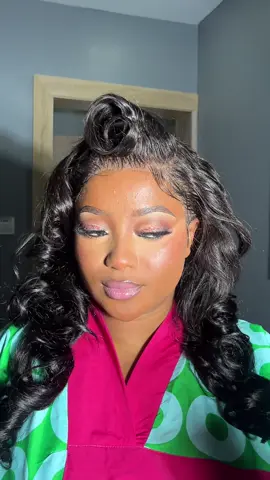 Take am play first 🥱 Click the link on my bio to book an appointment 😍 #makeupartistinsurulere #makeupartist #businesscontent #suruleremakeupartist #fyp 