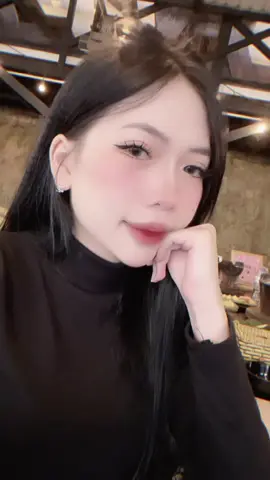đến cuối cùng nhát dao đau nhất không phải ở người mình ghét nhất mà ở chính tay người minh thương nhất..