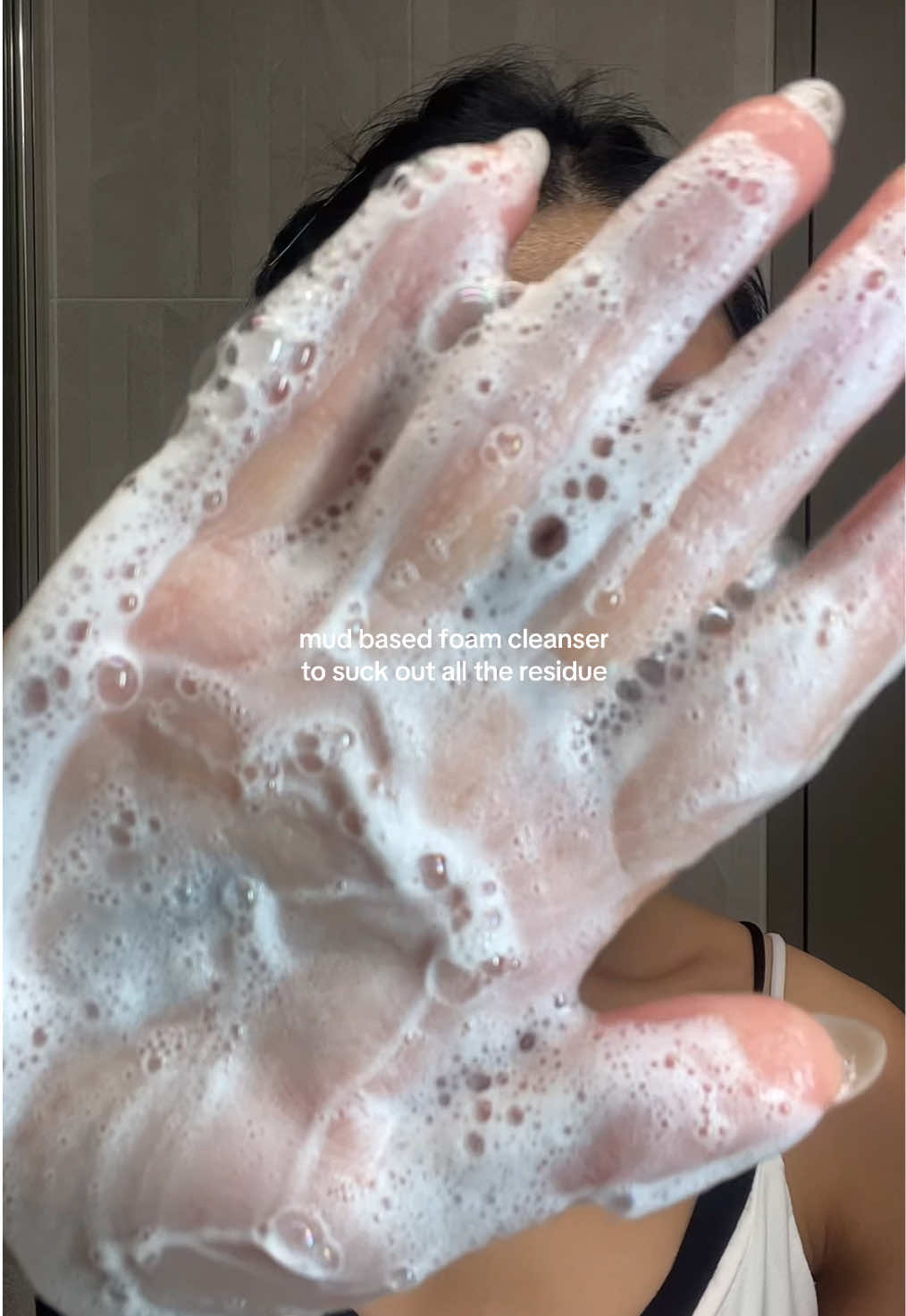 my bathroom flooded but face soft as a baby’s butt🤍  key to double cleansing is to use oil cleansers that don’t clog pores, (+ i used @BRMUD US cleansing oil) use both clockwise and counterclockwise to massage your face. and most importantly, EMULSIFY  #oilcleansing #cleansingoil #kbeauty #porecare #BRMUD 