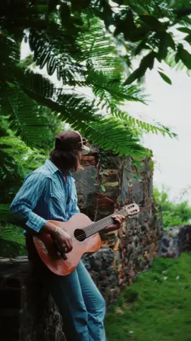 girl, we're gonna honky tonk it up in here #countrymusic #newcountry #acoustic #country 