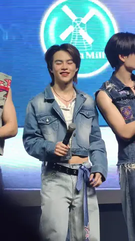 🫶🏻🦖 #marckris #busbecauseofyouishine 