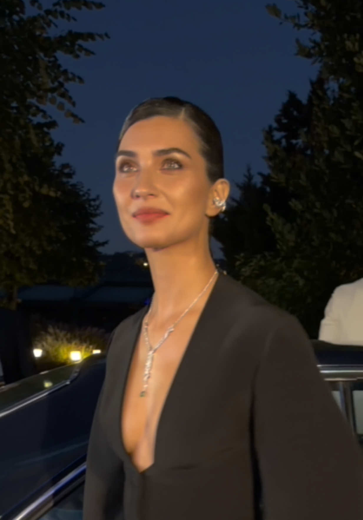 Dehşet bey filmi gala gösterimi #tubabüyüküstün #barışarduç #handemiyy #handeercel #tubabüyuküstün 