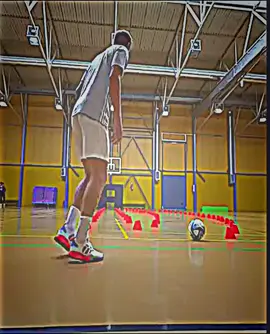 منو يعرف اسم الاعب🥺💔💔⁉️      .         .         . #شـيـخ_فيليكس🔥🍋#شـيـخ_فـريـنـكـي🔥🍋 #الشيخ_رافينيا🔥🍋 #تيم_اساطيـر_فرينكي💀🔥 #تيم_اساطير_كره_القدم👿🔥