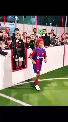 ফুটবল মাঠের জাদুঘর এই প্লেয়ার টা আর ফুটবল জগতে জন্ম হবে না এক কথায় ফুটবল জগতের জাদুঘর মিস ইউ লিজেন্ড তুমাকে অনেক মিস করি বস রোনালদিনহো 😅💔🥹🤯👑☠️🇧🇷🔥🏆🏅foryou Page viral tik tok video football brazil foryou page viral tik tok video 