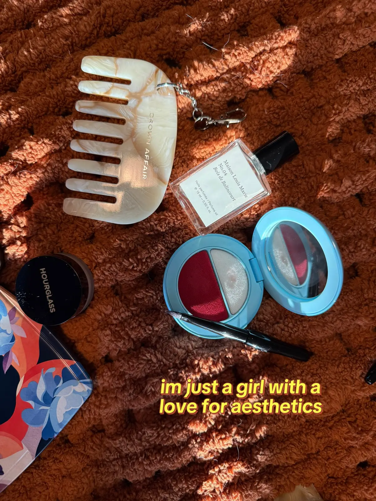 i’m also just a girl trying (and failing) to grow my TikTok account that’s been stuck at under 2k for the past year  #contentcreator #aesthetic #beautycontentcreator #fashioncontentcreator 