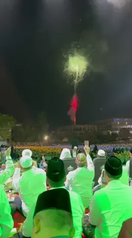 Mari, hadir di acara Lirboyo Bersholawat bersama Habib Syech bin Abdul Qodir Assegaf dalam rangka 