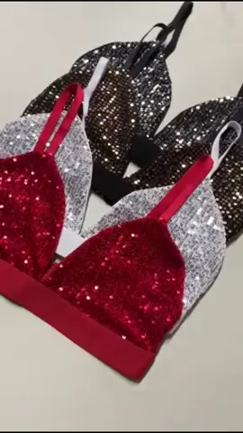 Cropped Top Paete Brilho Alcinha #CroppedPaetê #LookFesta #BrilhoFashion #ModaBalada #EstiloFeminino Copie o link e cole no navegador para comprar com desconto! 👇🏼  https://br.shp.ee/57gap4o?smtt=0.0.9