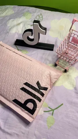 BLK COSMETICS FRESH RADIANT GLOW FOUNDATION🥹❤️ #fyppppppppppppppppppppppp #blk #foundation #blkfoundation 