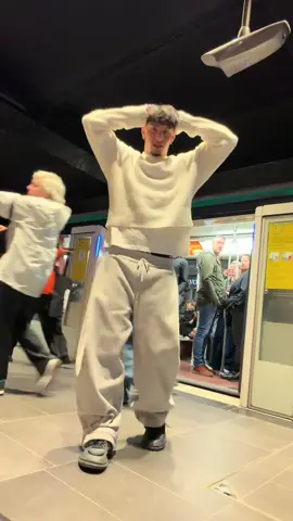 said FULL OUT… even in the metro 😝👅 @JamRepublicAgency • @kirstendodgen @Latrice #ANTHEMchallenge #JamRepublic #trending #dance #❤️ 