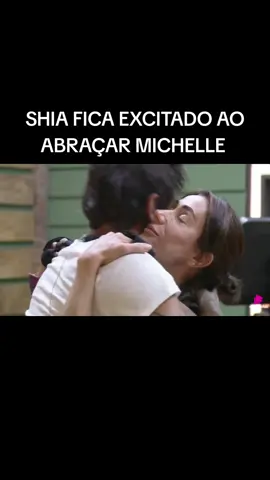 Shia fica excitado ao abraçar Michelle #shia #reality #afazenda #afazenda17 #fyp 
