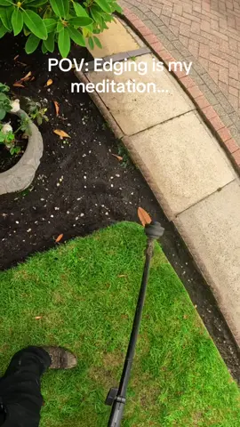 Satisfying Lawn edging #satisfying #lawncare 