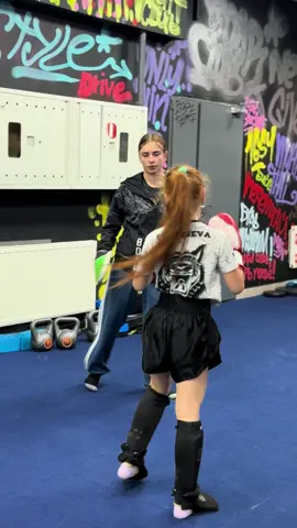 Работа с нашим вторым тренером Анной #кикбоксинг#бокс#харьков#boarteam