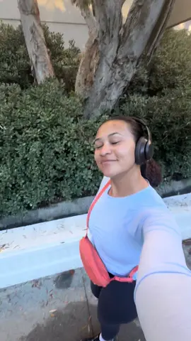 happy Monday love buckets 🧡 #morningroutine #grwm #wfh #wfhlife