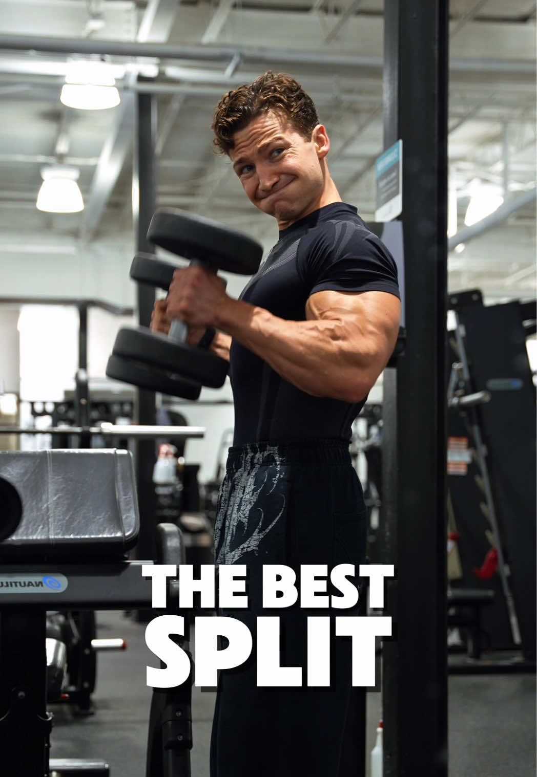 No need to switch things up so quickly 👌🏼 I’m still really enjoying my current split. 5 Days is plenty & I look forward to my training as well as my 2 rest days.  Join the team & Train with me ➡️ Link in Bio #lean #physique #gym #Fitness #fit @YOUNGLA 