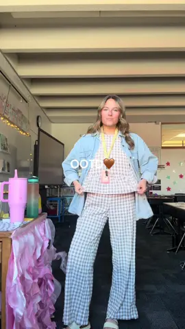 Cutie fall set 🤎 #OOTD #fallfashion #teachersoftiktok 
