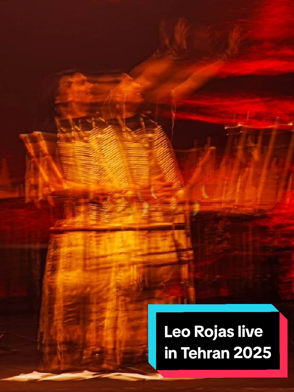 Free souls play with their heart and spirit, and every note, every melody, flows through the earth like the wind on the mountains, the murmur of rivers, and the whispers of the forest. A sound that transcends time, connecting humans and nature with an invisible bridge. 🌟 In this collection, through my photographs, I tried to capture a glimpse of the spirit and heritage of the Native people and honor their authentic music. With every pan flute and every melody, a story of freedom, peace, and the boundless soul is told. 💚🕊💚 @officialleorojas #LeoRojas #NativeSpirit #FreeSoul #PanFlute #IndigenousCulture 