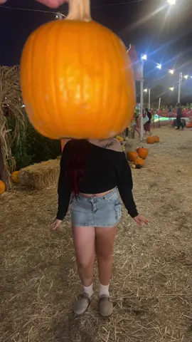 Pumpkin patch with my man🎃🍂 #fyp #pumpkinpatch #fall #falloutfits #bf 