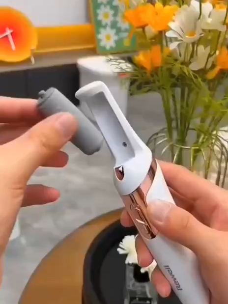 🛍 Lixador de Pé Elétrico - Esfoliador Tira Calos Pedicure Portátil Marisa Lixa Elimina Calo Usb ~De R$ 57,00~ 💥 *Por R$ 25,50* 🛒 Compre aqui 👉 https://s.shopee.com.br/4LAso9sBkK ⚠️ *Promoção sujeita à alteração de preço e estoque do site*