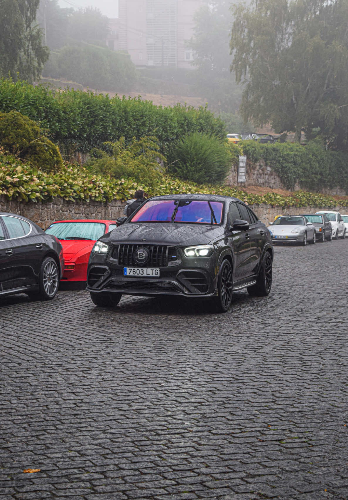Full Crabon GLE 🤯 #cars #brabus #mercedes #fyp #carspotting 
