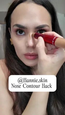 Nose Contouring 😍 . . . . . . . . . #nosecontouring #contouringhacks #contouring #makeup #makeuphacks 