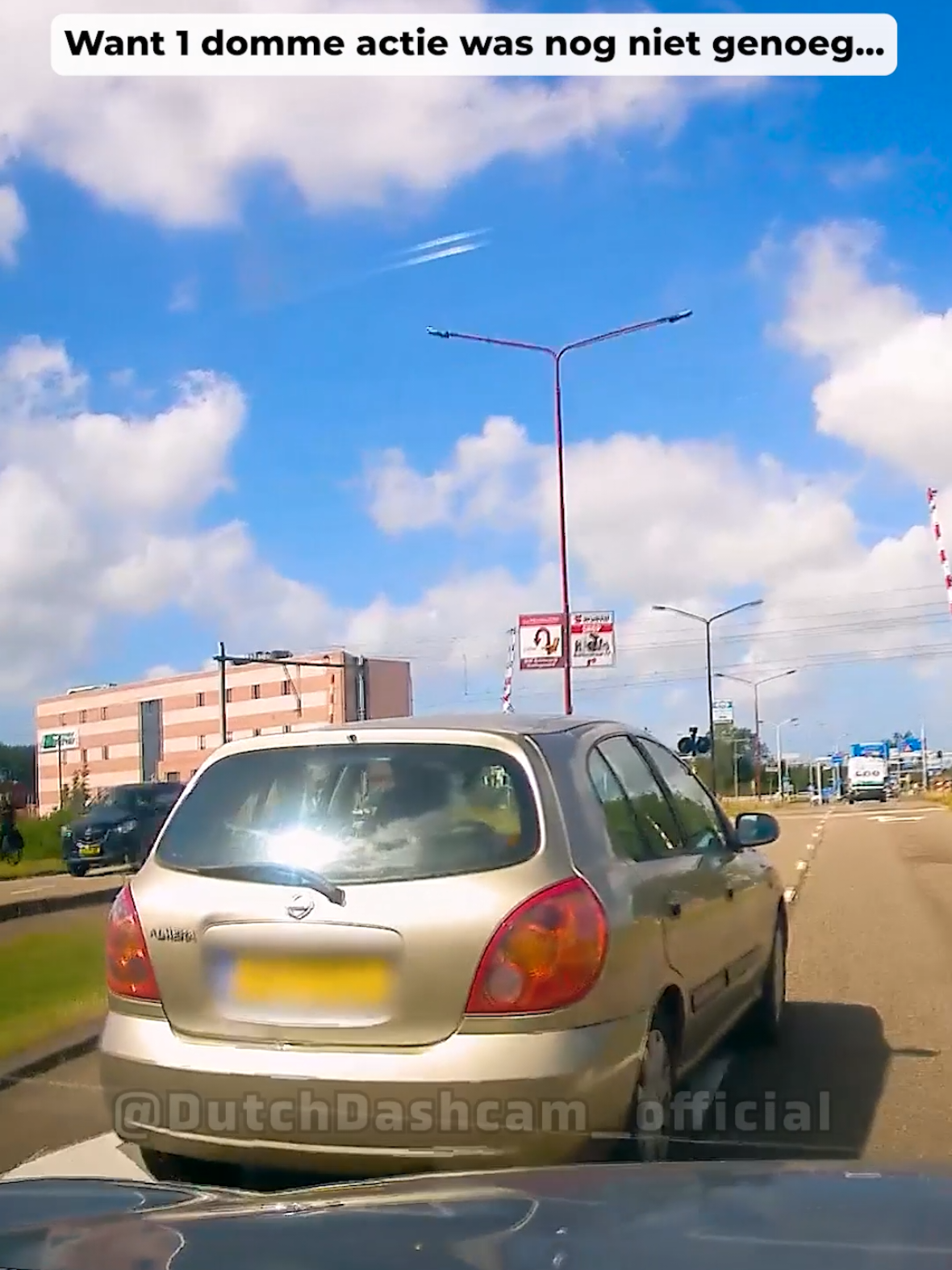 ✅️ Zelf ook een video? Deel hem!  🌐 Gebruik het formulier op onze website, link in onze bio! Volg ons voor meer dagelijkse dashcam content uit Nederland! #dutchdashcam #dashcam #dom #rustig #nissan