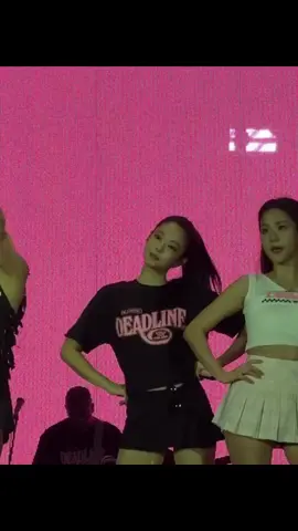 JENNIEE?!!😭🤣😭 #jennie #jenniekim #jisoo #fyp #blackpink 
