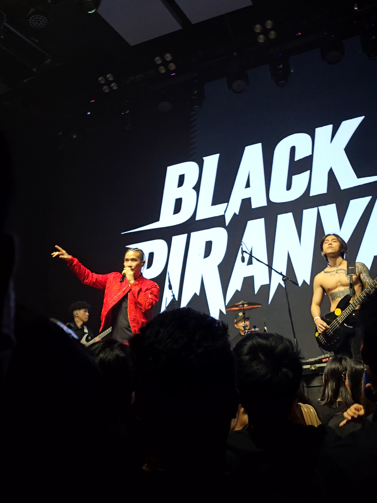ใครรอ #หน้าด้าน ไม่มีจร้าาไม่ได้ถ่าย🤣🤘🏻💥🔥💥🔥💥 #BankPreetiTheAudacityConcert #bankpreeti #genierecords #BlackPiranya @bankpreeti_official 