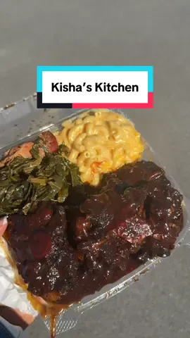 Kisha be in that kitchen WERKING #Chicago #ChicagoRestaurants #ChicagoFood #KishasKitchen #SoulFood  