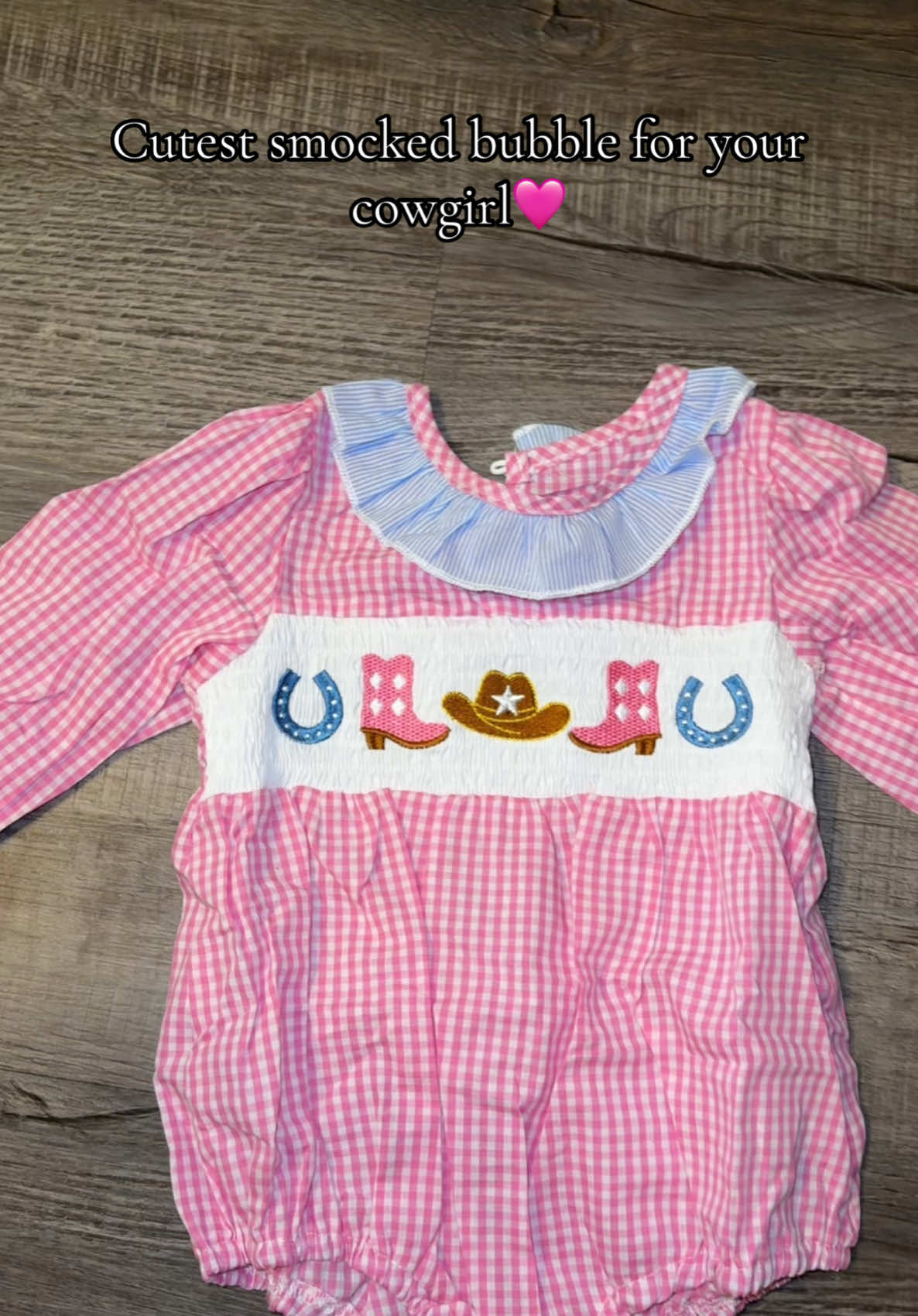 So stinking cute! Perfect for your country babes🩷 #cowgirl #countrygirl #babygirl #MomsofTikTok #tiktokshopfalldealsforyou 