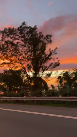 Passenger seat views. Sunset, sea and serenity 🌅🌊🌴