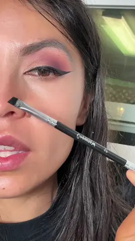 #eyelinertutorial #delineadodeojos #eyelinerhack 